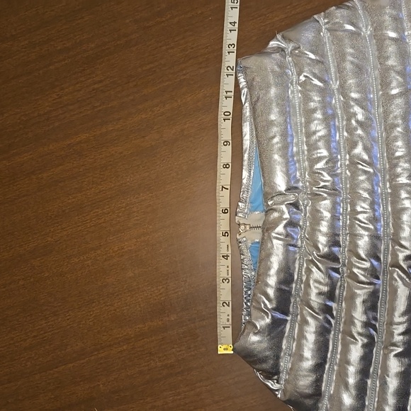 Silver puffy mini skirt size medium - Picture 4 of 6